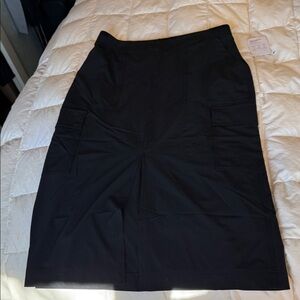 Athleta featherweight stretch fabric wrinkle resistant cargo skirt size 14